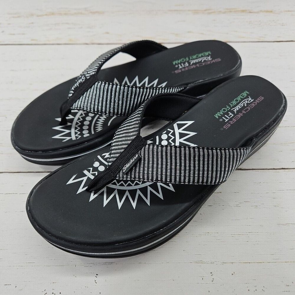 Skechers Upgrades Sailin Size 8 Black Silver Relaxed Fit Cushion Thong Sandals